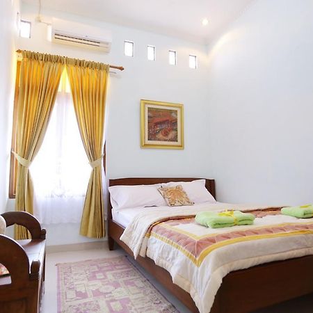 Griya Kedasih Guesthouse Yogyakarta Luaran gambar