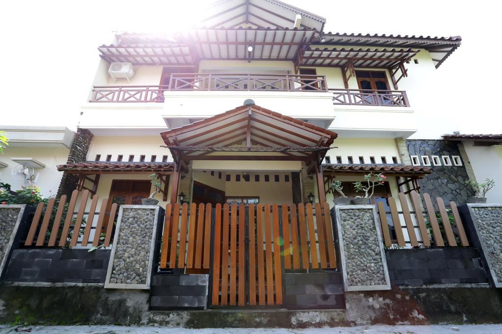 Griya Kedasih Guesthouse Yogyakarta Luaran gambar
